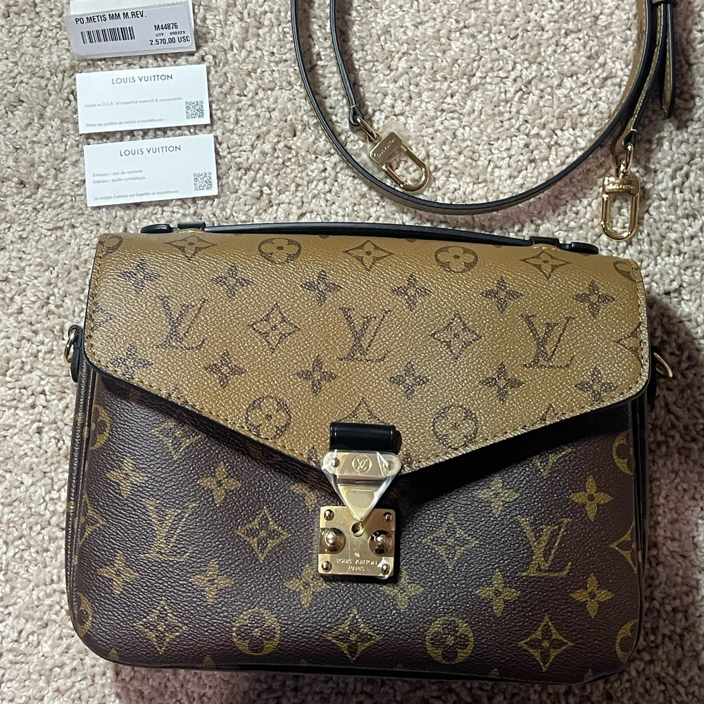 Louis Vuitton Pochette Metis Reverse Monogram